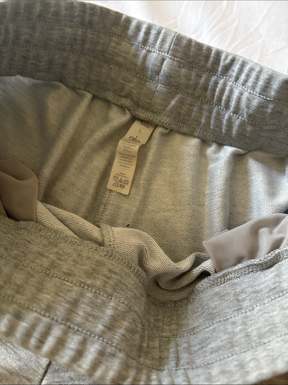 Alo shorts - Picture 2 of 2